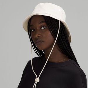 NWT Lululemon Wide Brim Bucket Hat With Strap White Opal Sz M/L